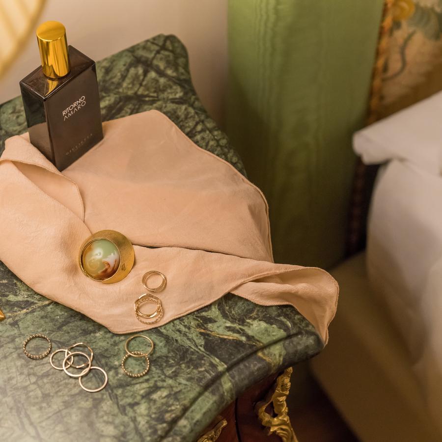 Hotel Bernini Palace Флоренция Екстериор снимка A silk handkerchief