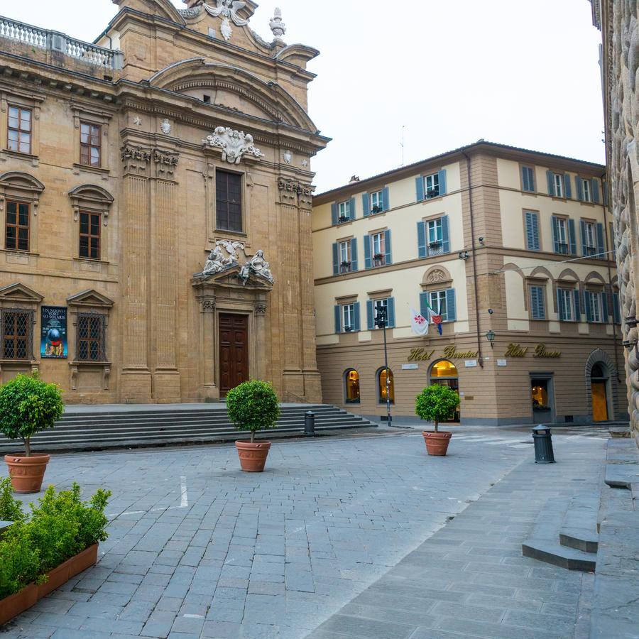 Hotel Bernini Palace Флоренция Екстериор снимка The Piazza San Pier Maggiore